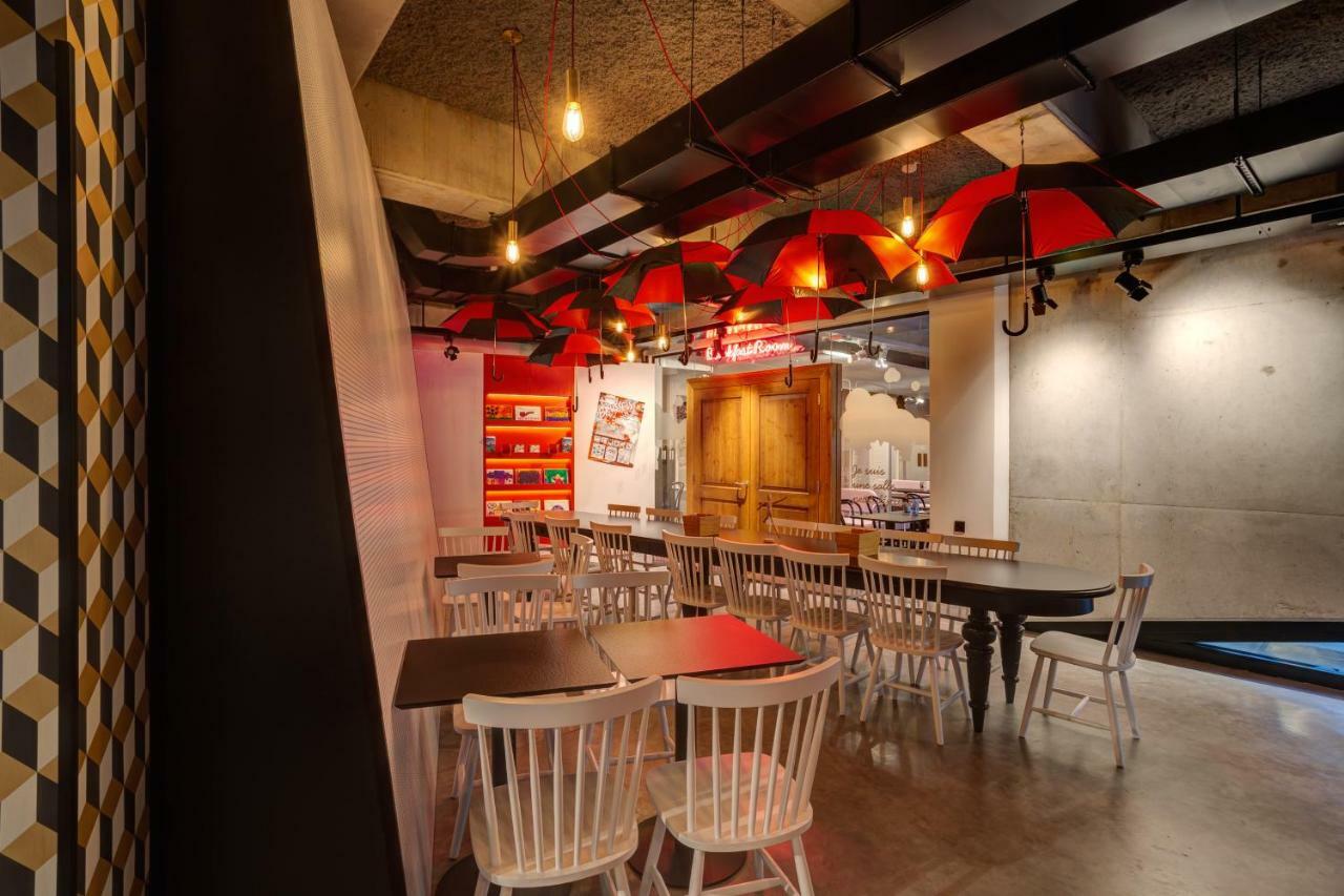 Meininger Hotel Bruxelles Gare Du Midi Saint-Gilles Ngoại thất bức ảnh