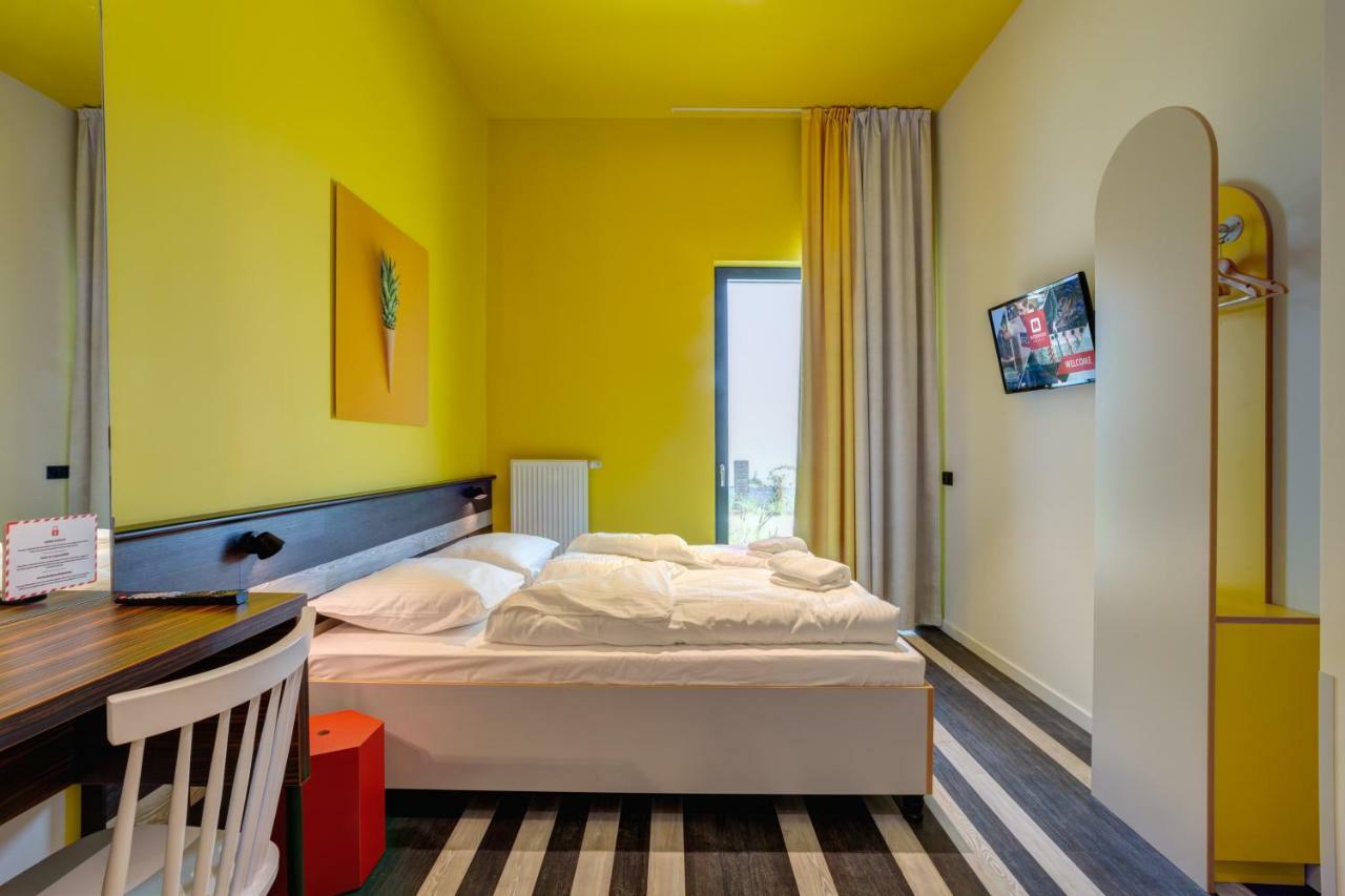Meininger Hotel Bruxelles Gare Du Midi Saint-Gilles Ngoại thất bức ảnh